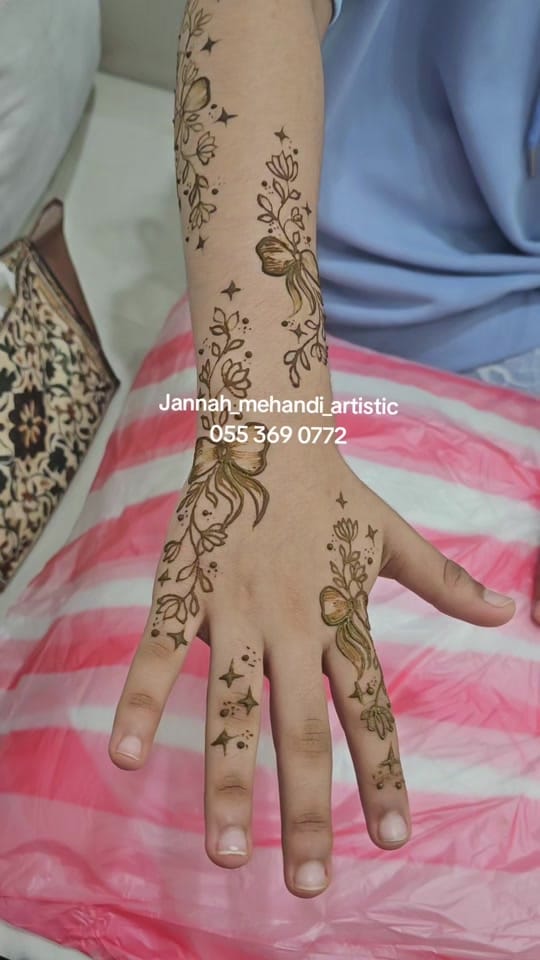 Post 5 by Jannah Mehandi Artistic on TikTok (video)