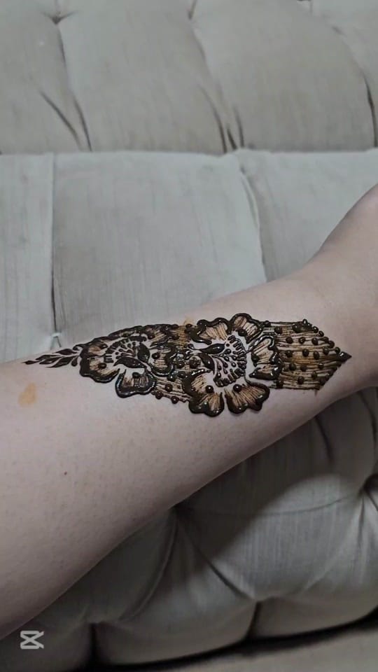 Post 1 by mirfat henna art on TikTok (video)