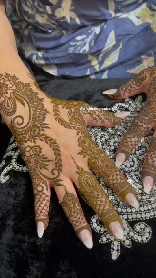 Post 8 by Dubai Henna Artist ✨ on TikTok (video)