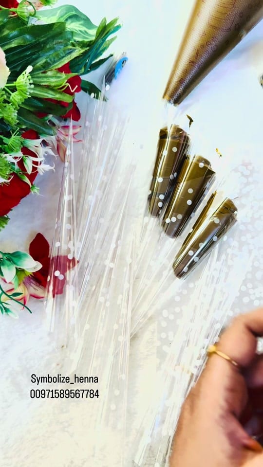 Post 8 by Henna artist/seller UAE on TikTok (video)