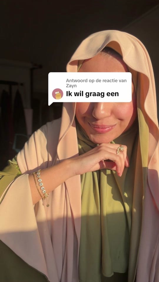 Post 1 by Nouch - Handmade abaya’s ✨✨✨✨ on TikTok (video)