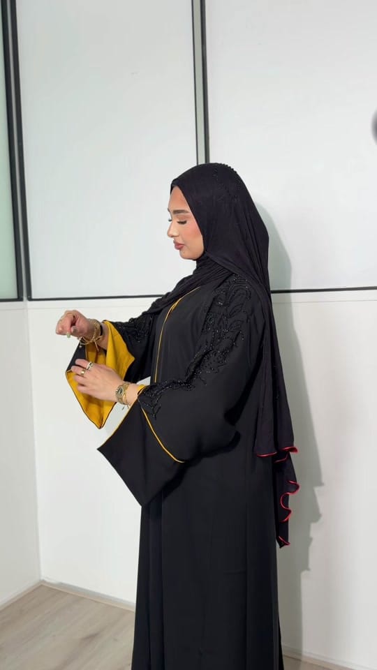 Post 7 by Nouch - Handmade abaya’s ✨✨✨✨ on TikTok (video)