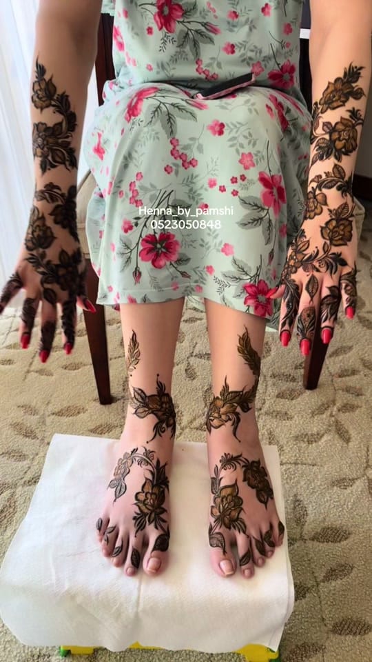 Post 10 by Dubai Henna Artist🇦🇪 on TikTok (video)