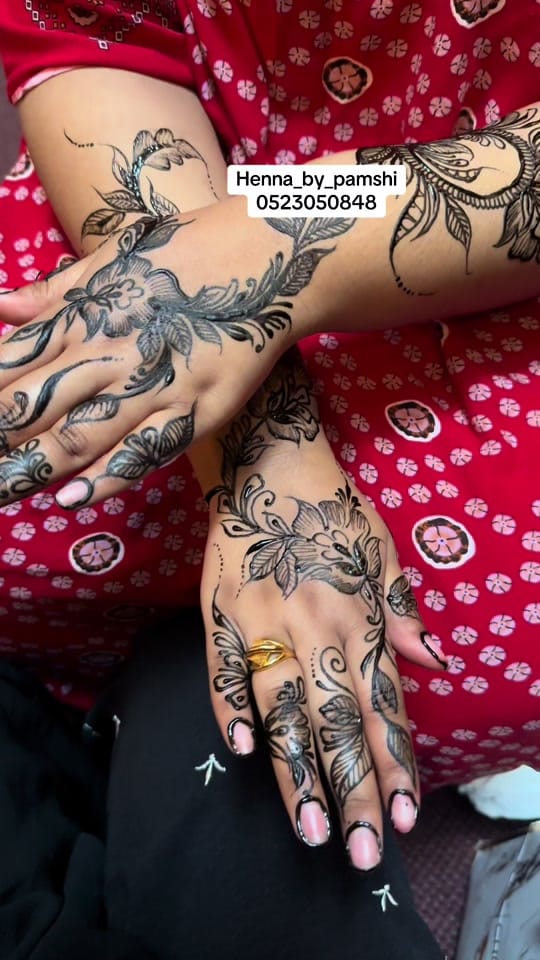Post 4 by Dubai Henna Artist🇦🇪 on TikTok (video)