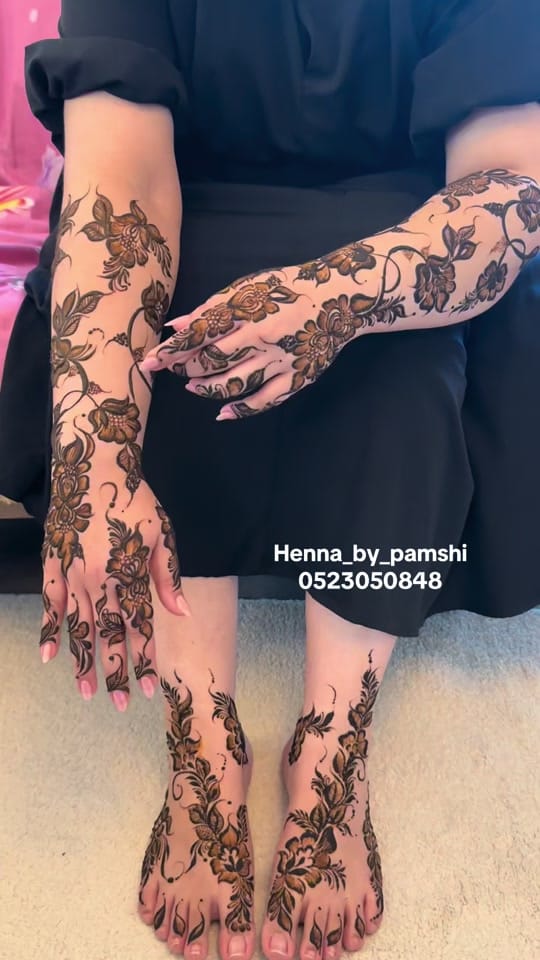 Post 5 by Dubai Henna Artist🇦🇪 on TikTok (video)