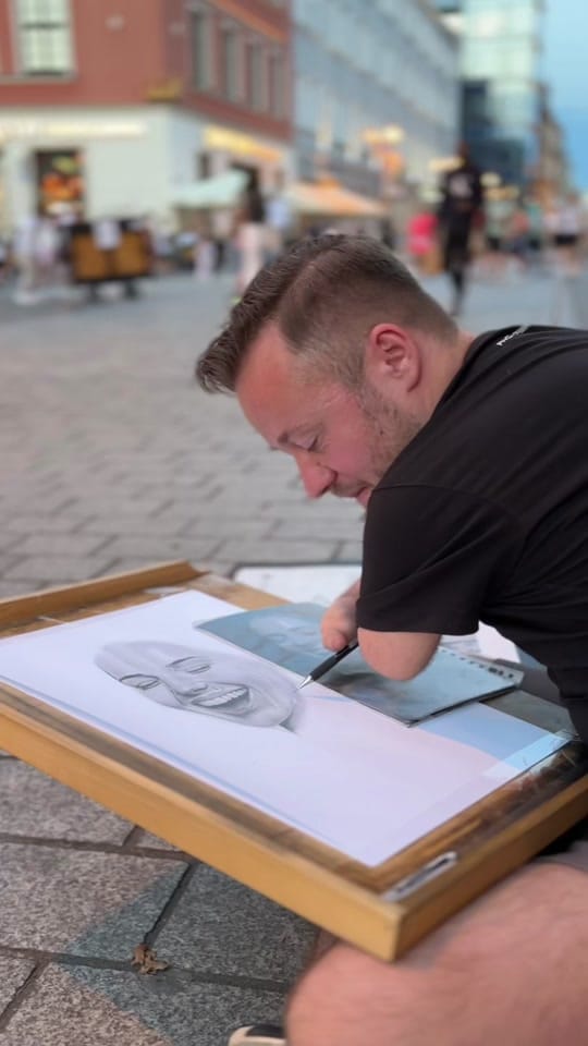 Post 4 by mariuszkedzierski on TikTok (video)