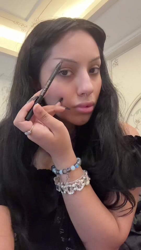 Post 1 by Yaz Omni on TikTok (video)