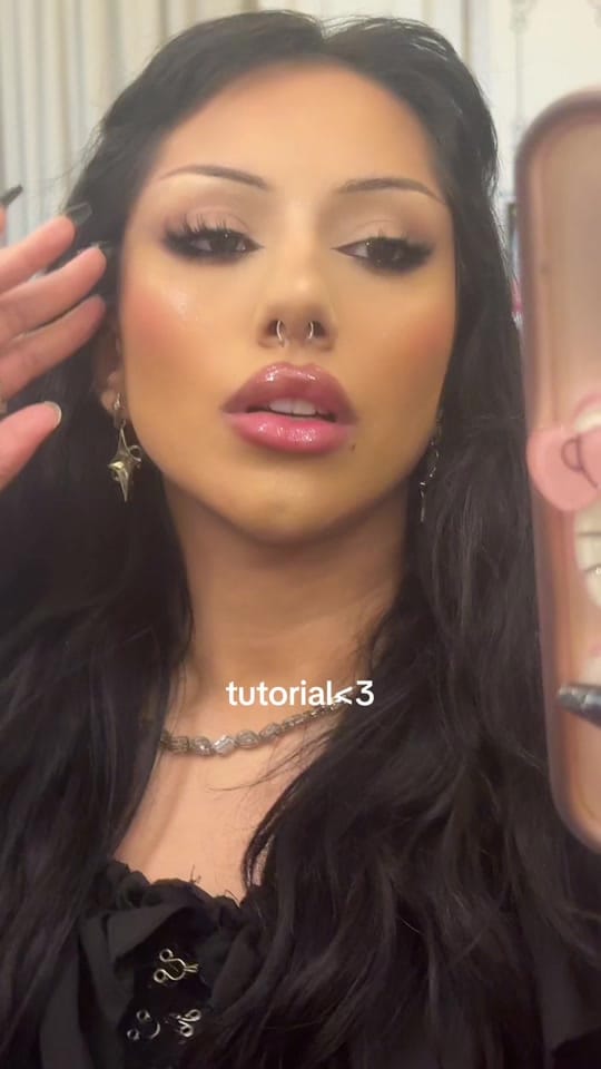 Post 2 by Yaz Omni on TikTok (video)
