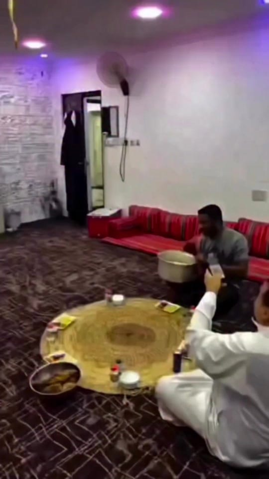 Post 1 by Dubai henna artist on TikTok (video)