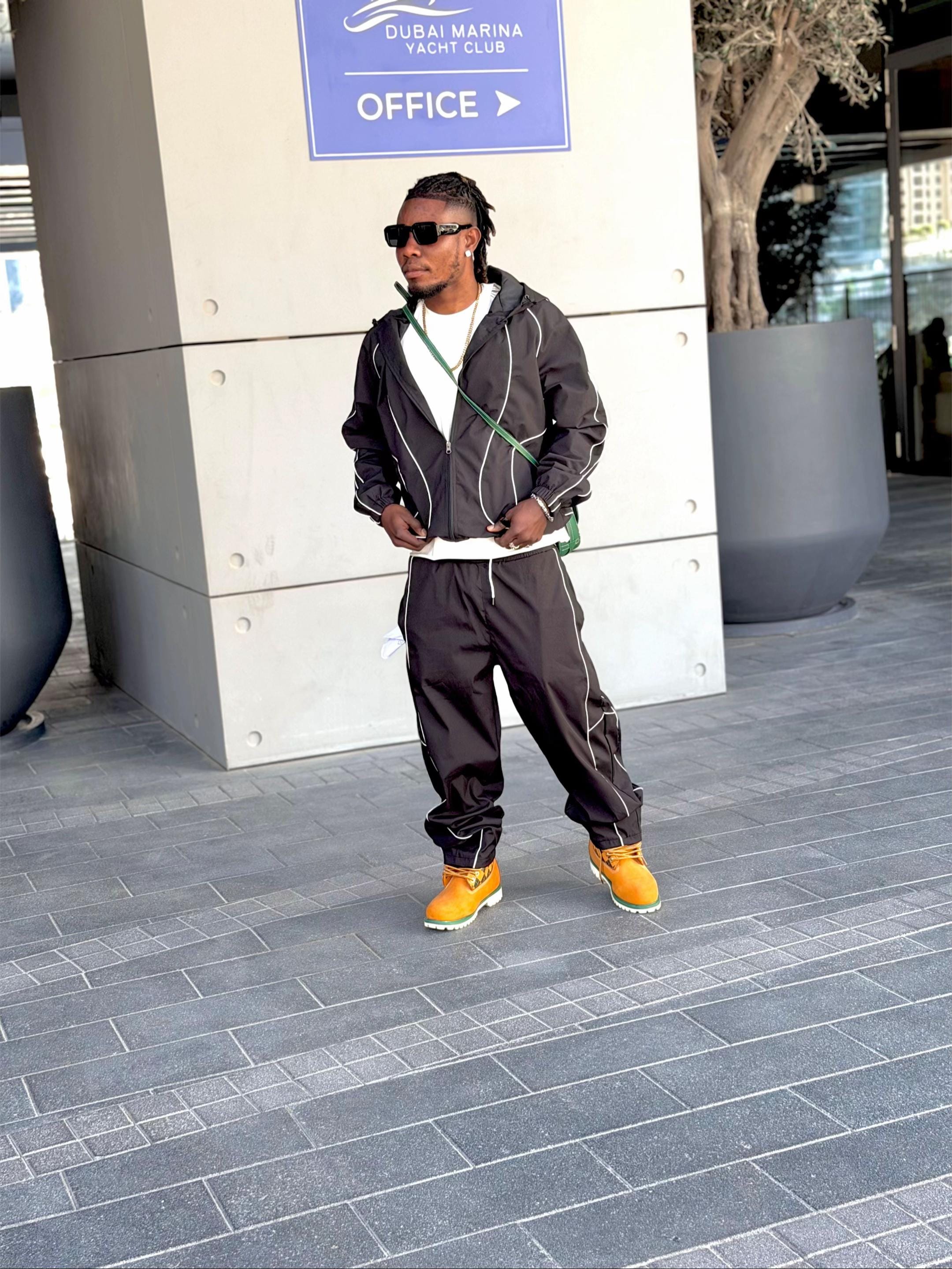 Post 6 by ASHTAG DEBARBER 🦅🇬🇭🇦🇪 on TikTok (video)