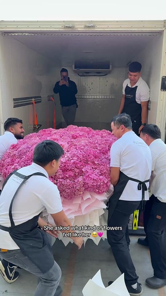 Post 9 by flowers.ae on TikTok (video)