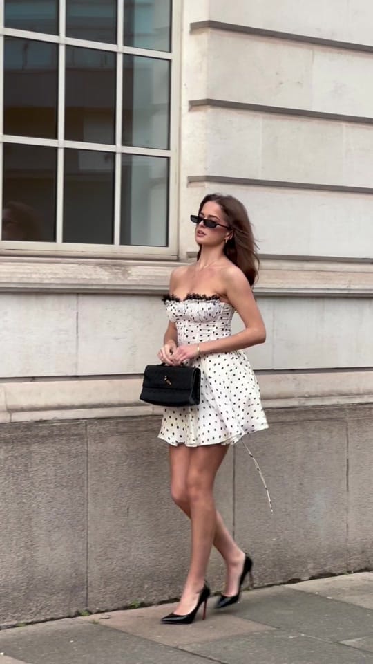 Post 2 by Chic Le Frique on TikTok (video)
