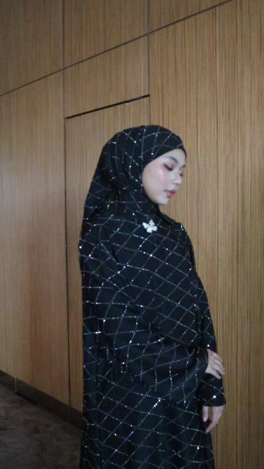 Post 3 by Lala Mislovy on TikTok (video)