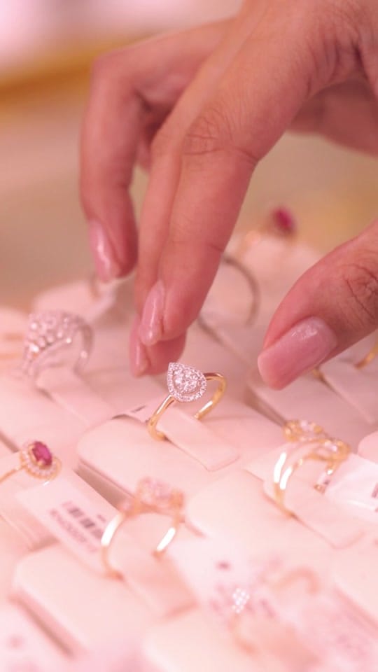 Post 6 by AIN Gold & Diamonds on TikTok (video)