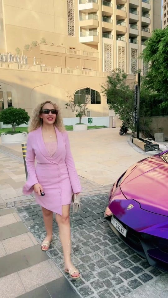 Post 9 by Sara Nasseredine 🇦🇪 on TikTok (video)