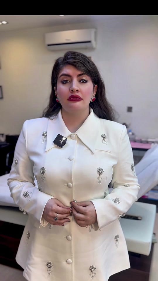 Post 4 by Dr Shiva F, cosmetologist, MD on TikTok (video)