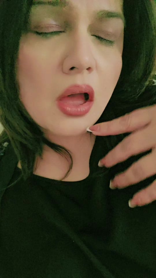 Post 3 by ShaluSuriOfficial on TikTok (video)