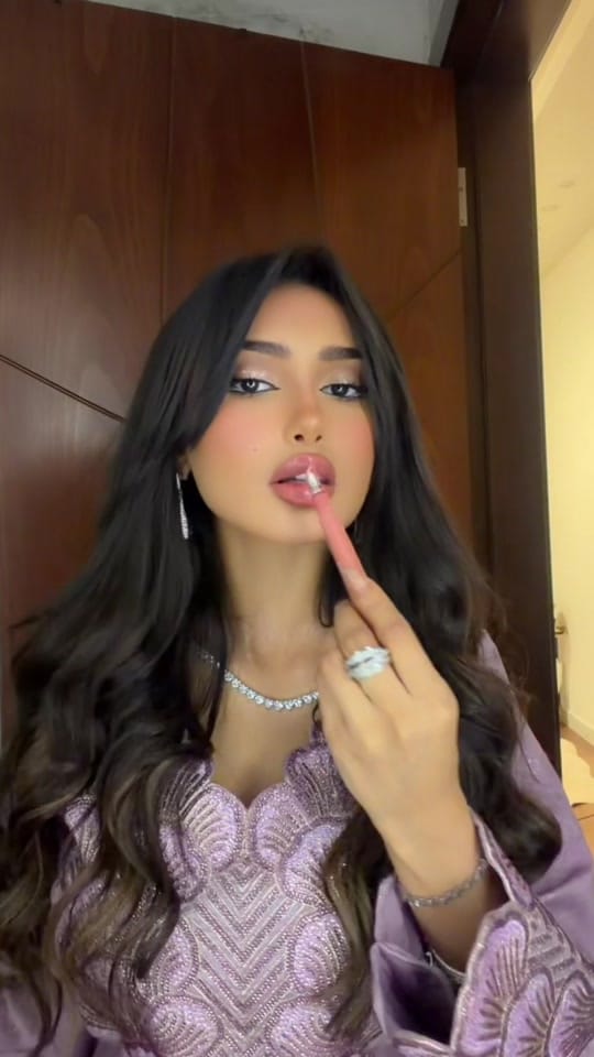 Post 5 by Roz⚡️ on TikTok (video)