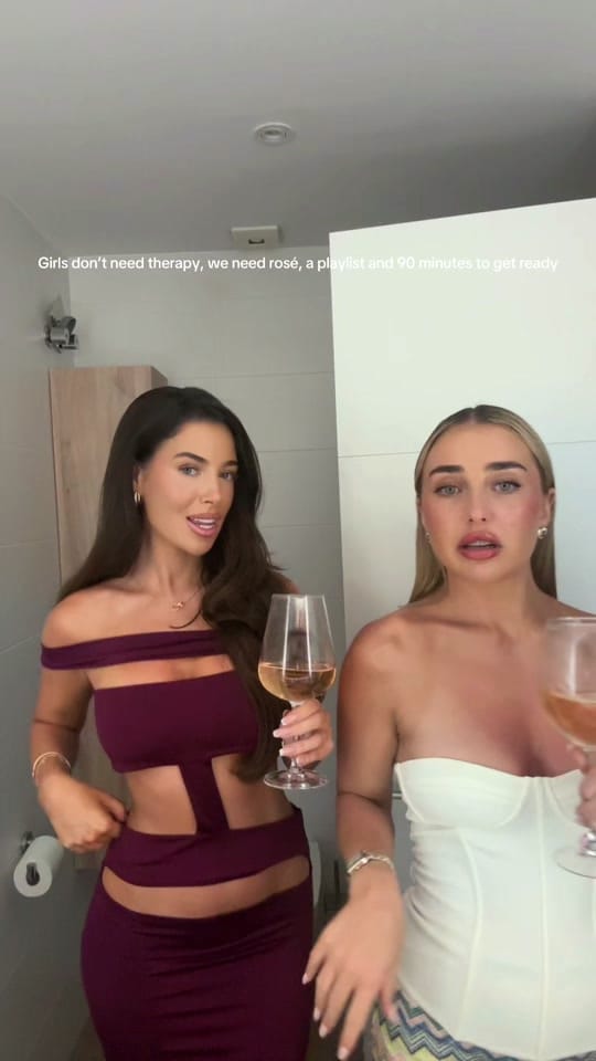 Post 5 by Mary Louise Kelly (MLK) on TikTok (video)