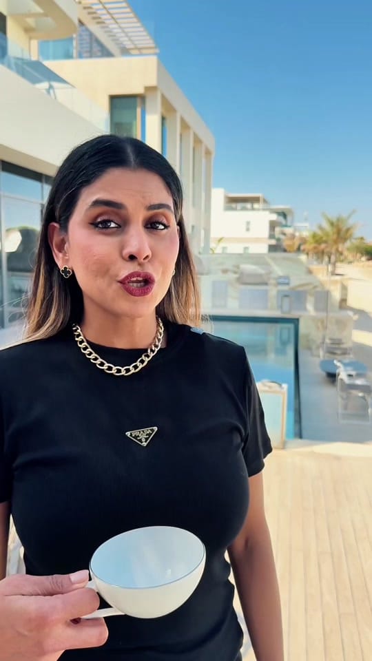 Post 4 by Zee on TikTok (video)