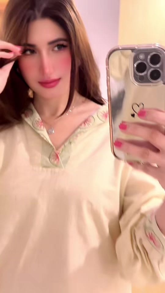 Post 10 by Madeeha Ch👸🏻 on TikTok (video)