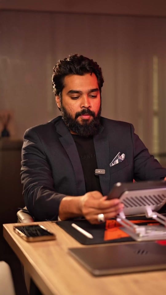Post 4 by Azaad Azmi on TikTok (video)
