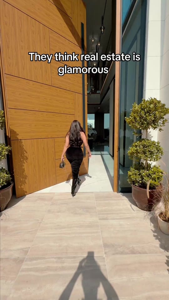Post 2 by Sarah.aboutaleb on TikTok (video)