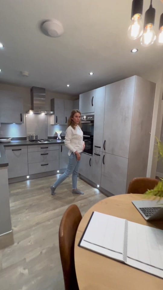Post 10 by Andrada | Dubai Real Estate on TikTok (video)