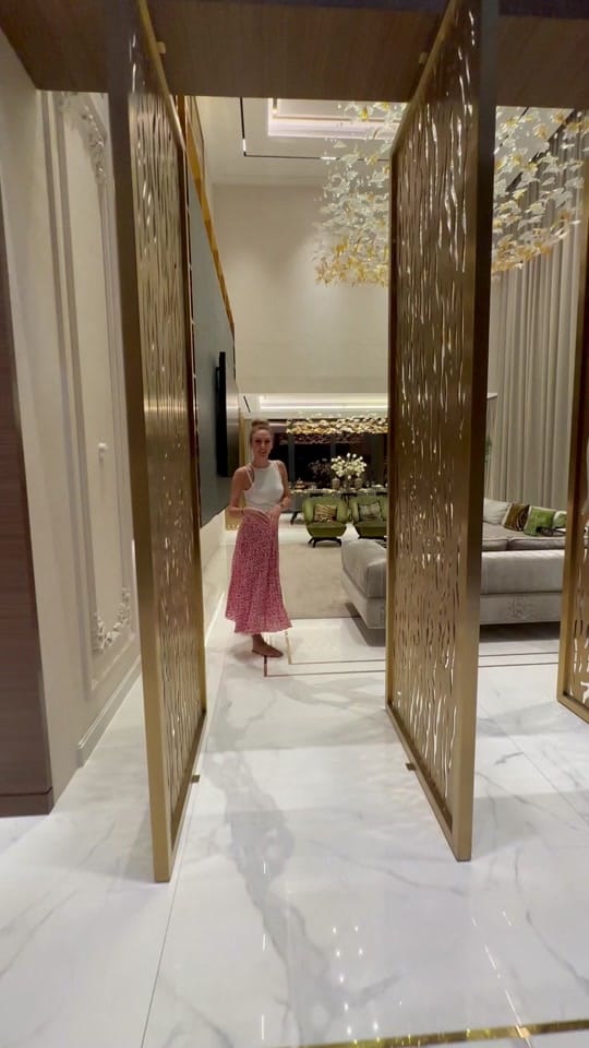 Post 8 by Andrada | Dubai Real Estate on TikTok (video)