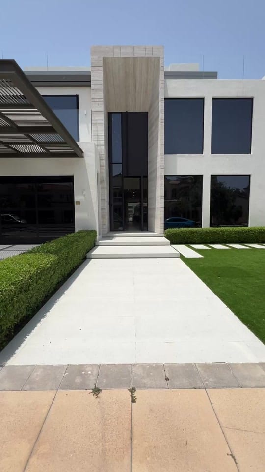Post 3 by insideemiratesliving on TikTok (video)