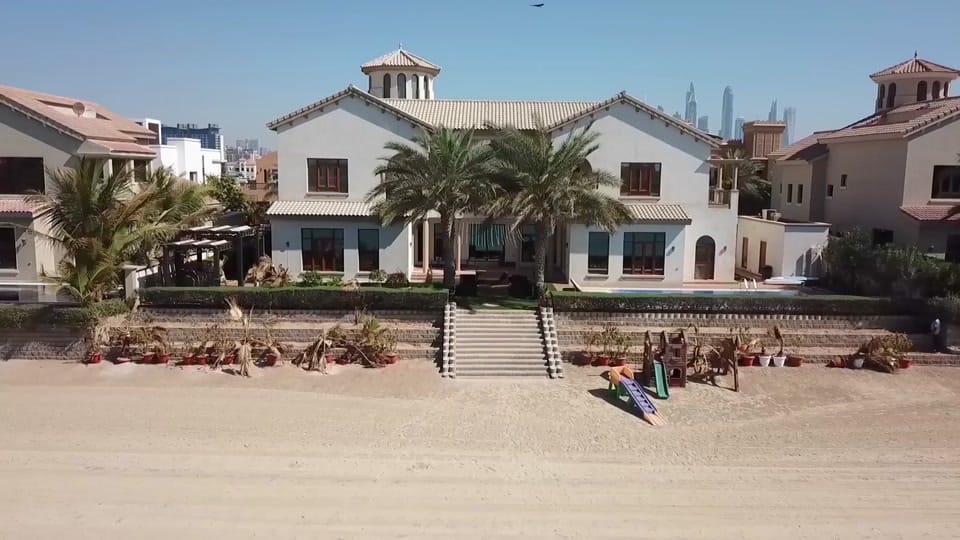 Post 4 by Realtor Shuaib Dubai 🇦🇪 on TikTok (video)