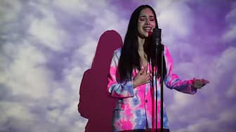 Post 8 by Maria Pino on YouTube (video)