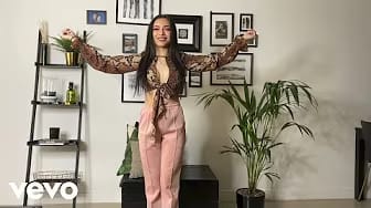 Post 8 by Sarita Lorena on YouTube (video)