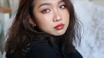 Post 5 by Violette Luc on YouTube (video)