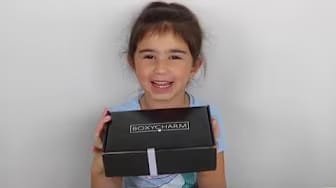 Post 9 by Sophia Stylez on YouTube (video)