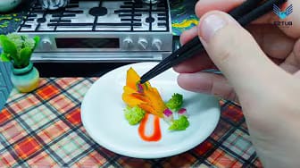 Post 4 by Sophia White Food on YouTube (video)
