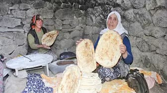 Post 3 by Village Siirt Food on YouTube (video)