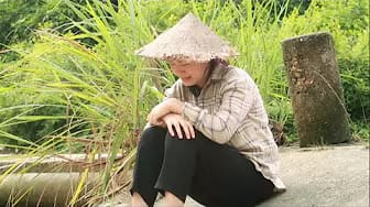 Post 6 by Lý Tử Hà on YouTube (video)