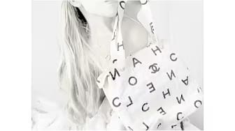 Post 5 by @ArianaRamos ♡ on YouTube (video)