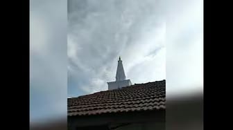 Post 9 by Traveler Max Lanka on YouTube (video)