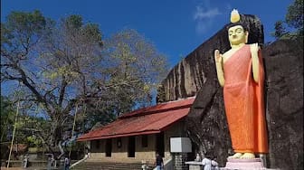 Post 7 by Traveler Max Lanka on YouTube (video)
