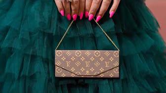 Post 5 by Saleha Abbasi on YouTube (video)