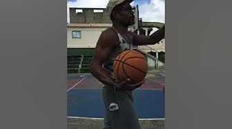 Post 4 by Humor Latino on YouTube (video)