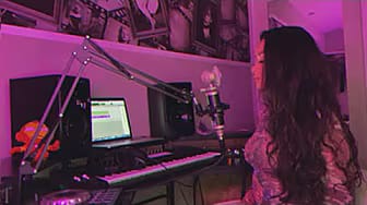 Post 4 by Camilly Victória on YouTube (video)