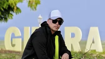 Post 4 by La Ninfa & El Mago on YouTube (video)