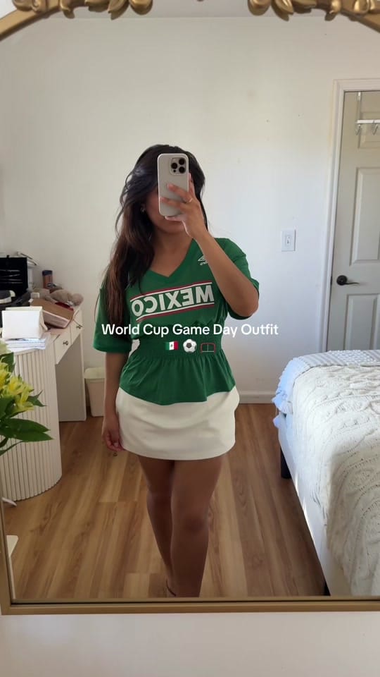 Post 2 by itsel on TikTok (video)