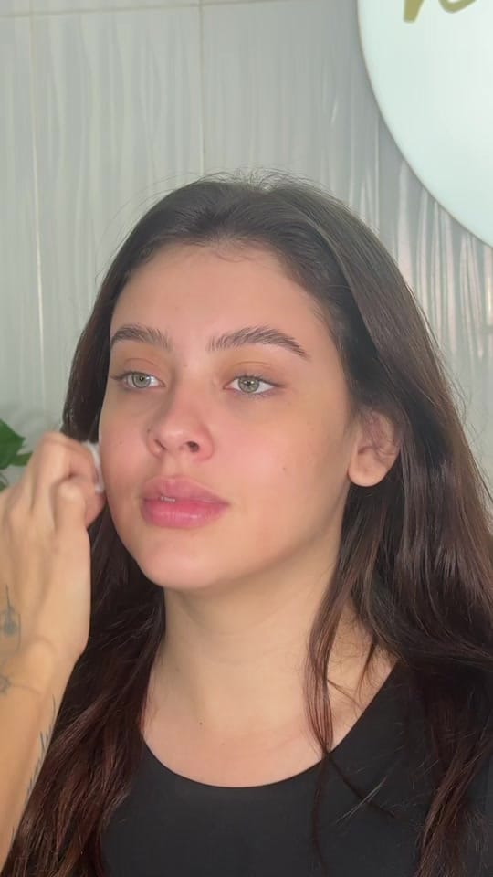 Post 2 by celestequirosmakeup on TikTok (video)