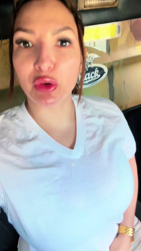 Post 7 by Genesis vindas on TikTok (video)