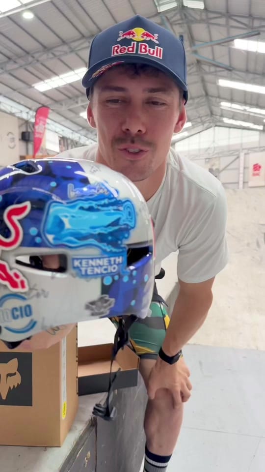 Post 9 by Kenneth Tencio on TikTok (video)