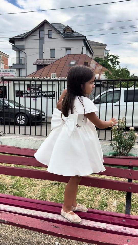Post 4 by pantilimonsimina on TikTok (video)